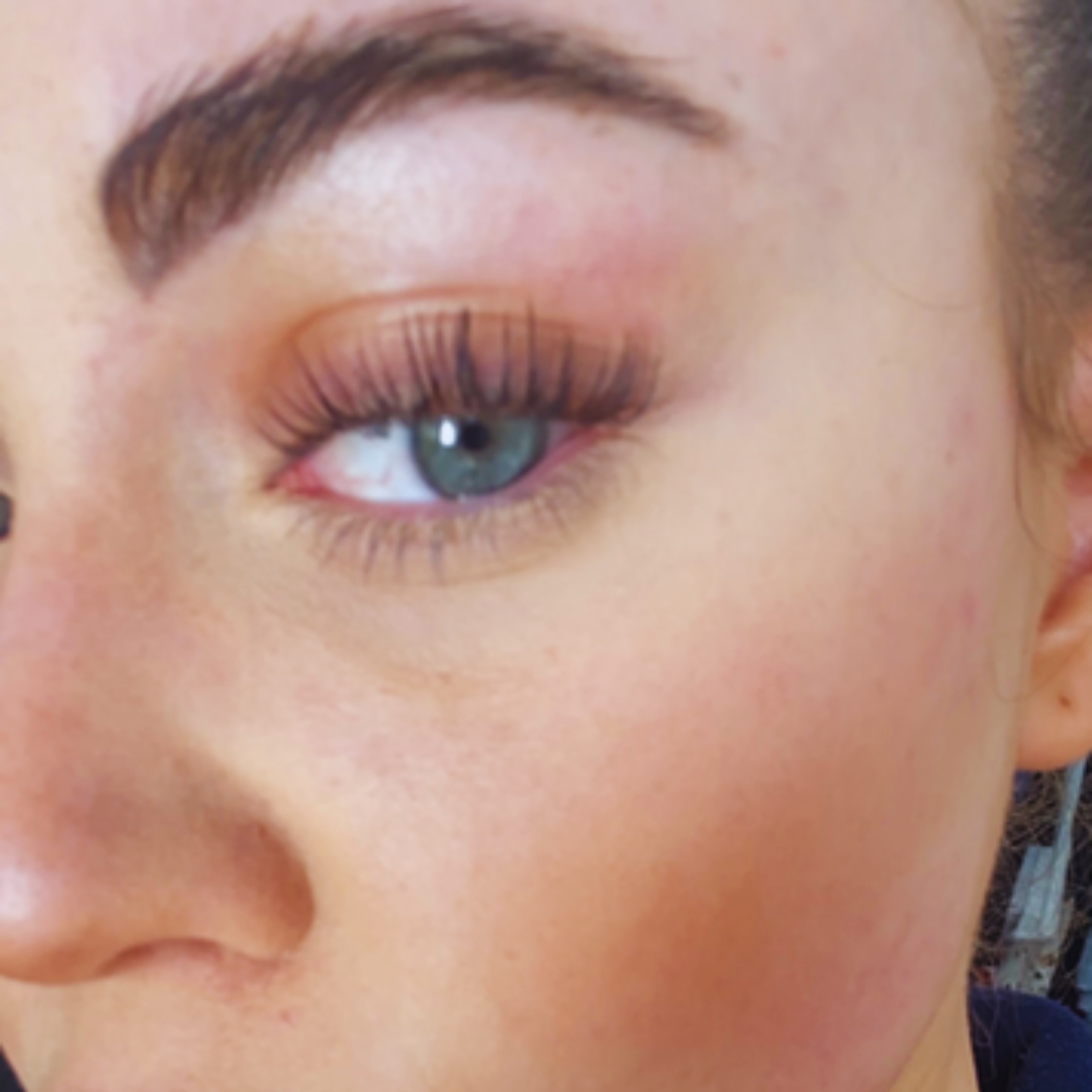 results of long lashes after using Groh Lash and brow serum